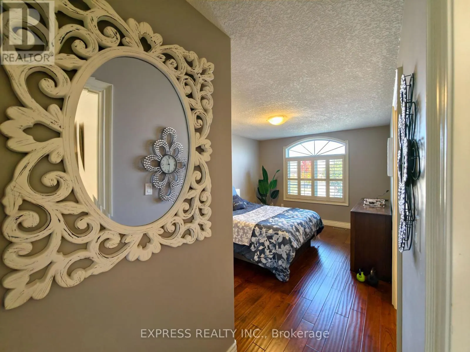 225 TERRACE WOOD CRESCENT