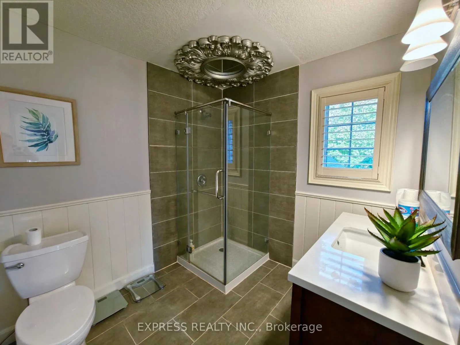 225 TERRACE WOOD CRESCENT