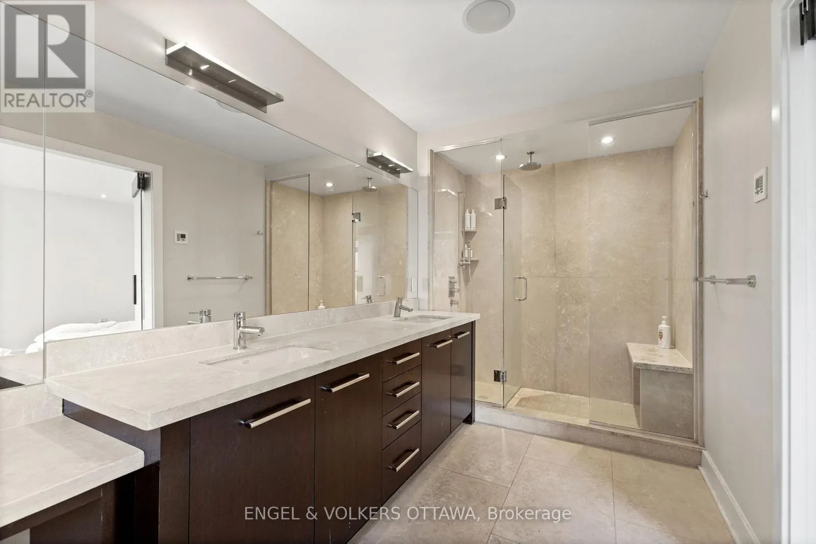 71 METROPOLE PRIVATE