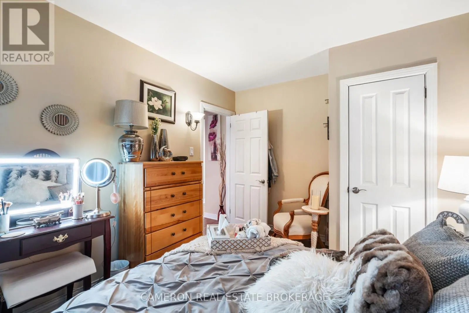 1127 FOURTH STREET E