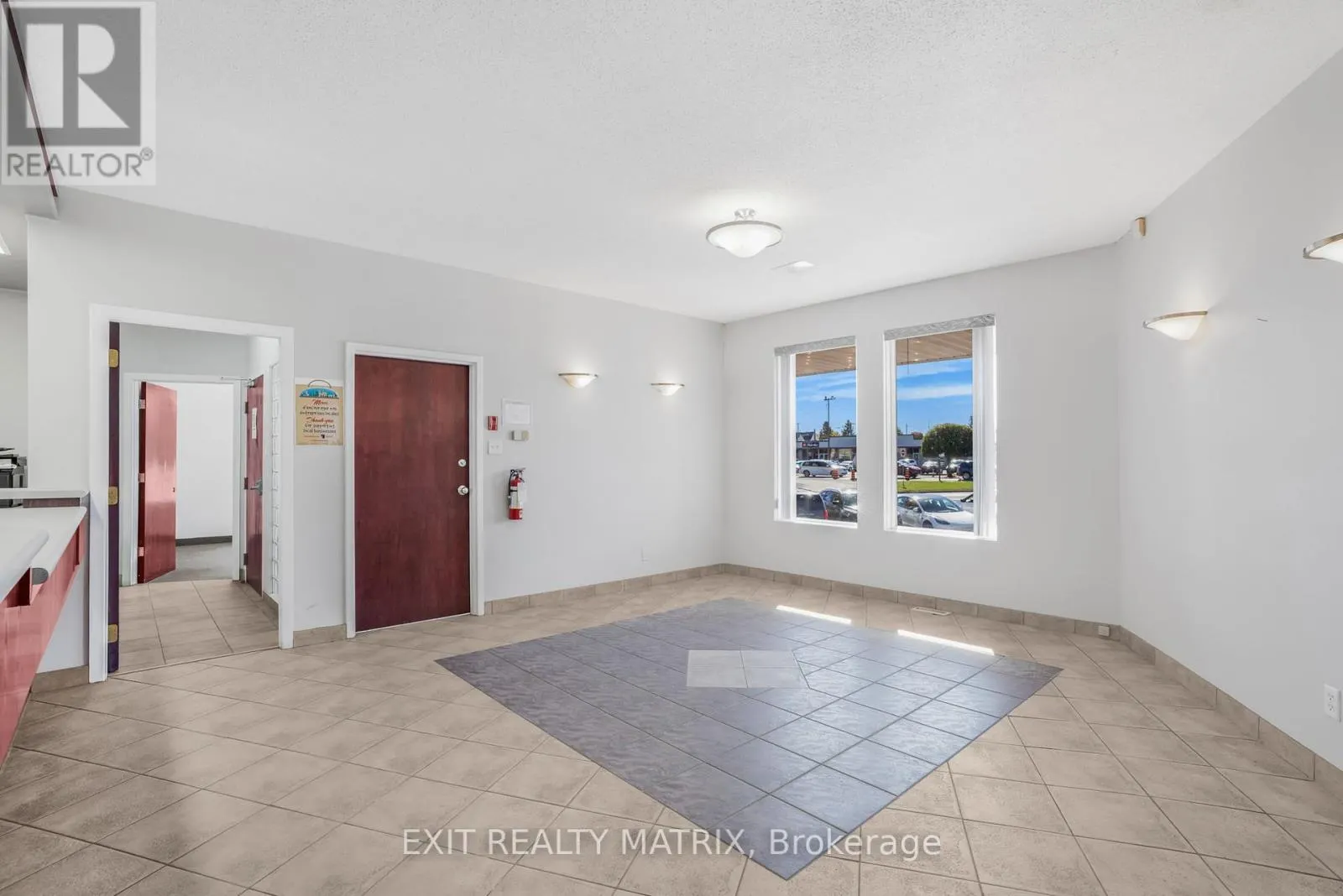 500 - 1 MAIN STREET E