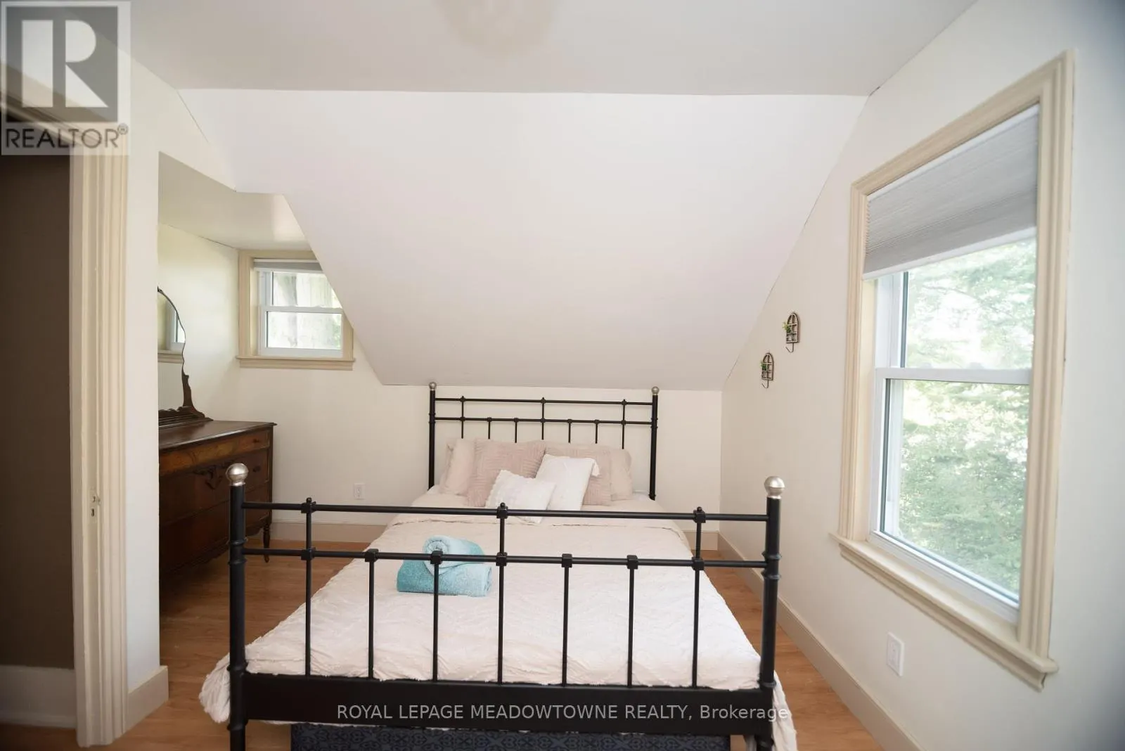 5853 MCLEOD ROAD
