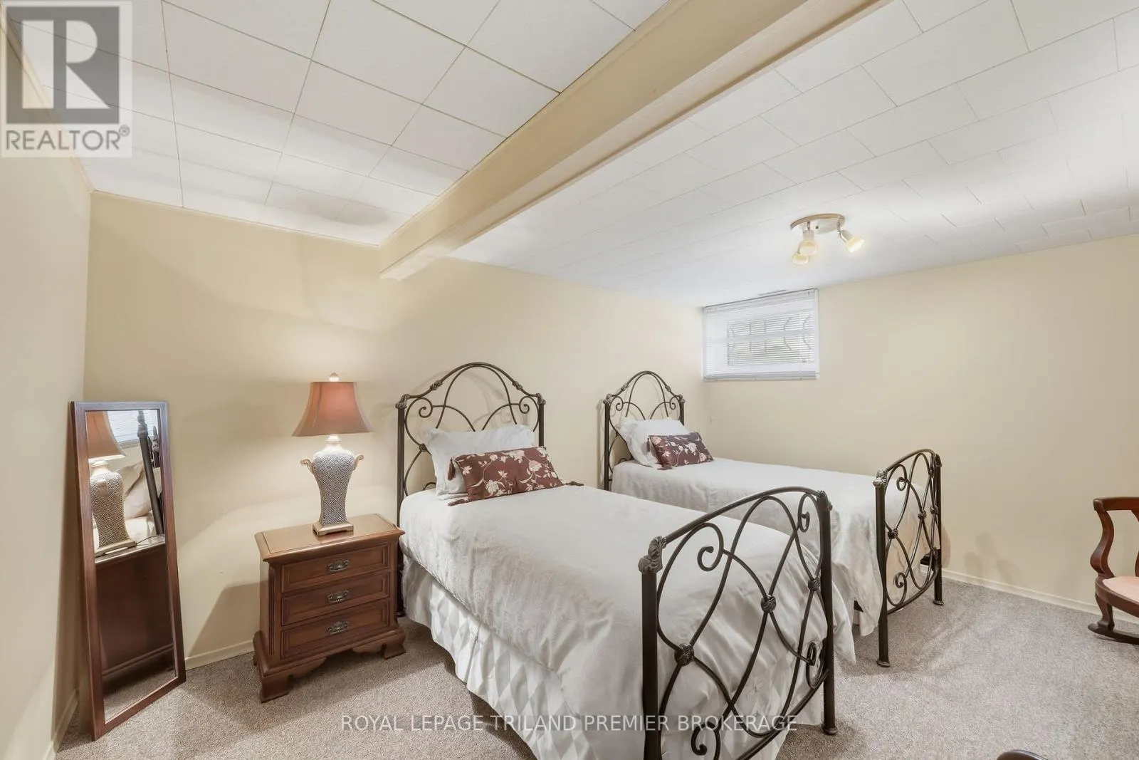 56 - 50 FIDDLERS GREEN ROAD, #56