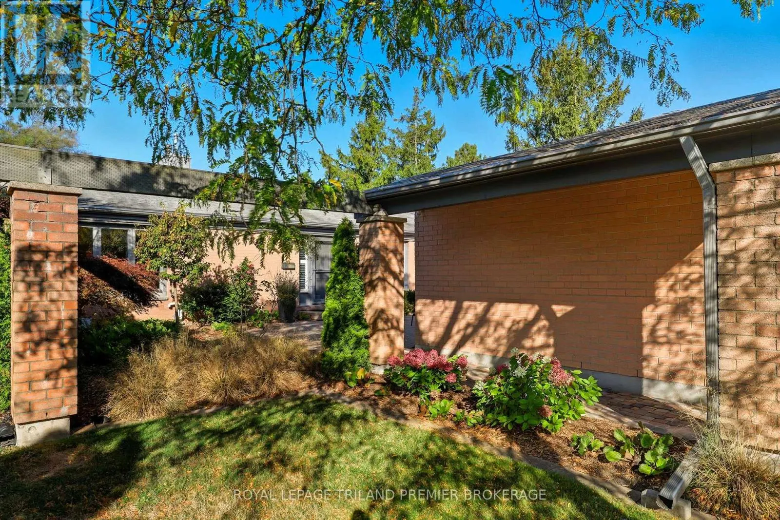 56 - 50 FIDDLERS GREEN ROAD, #56