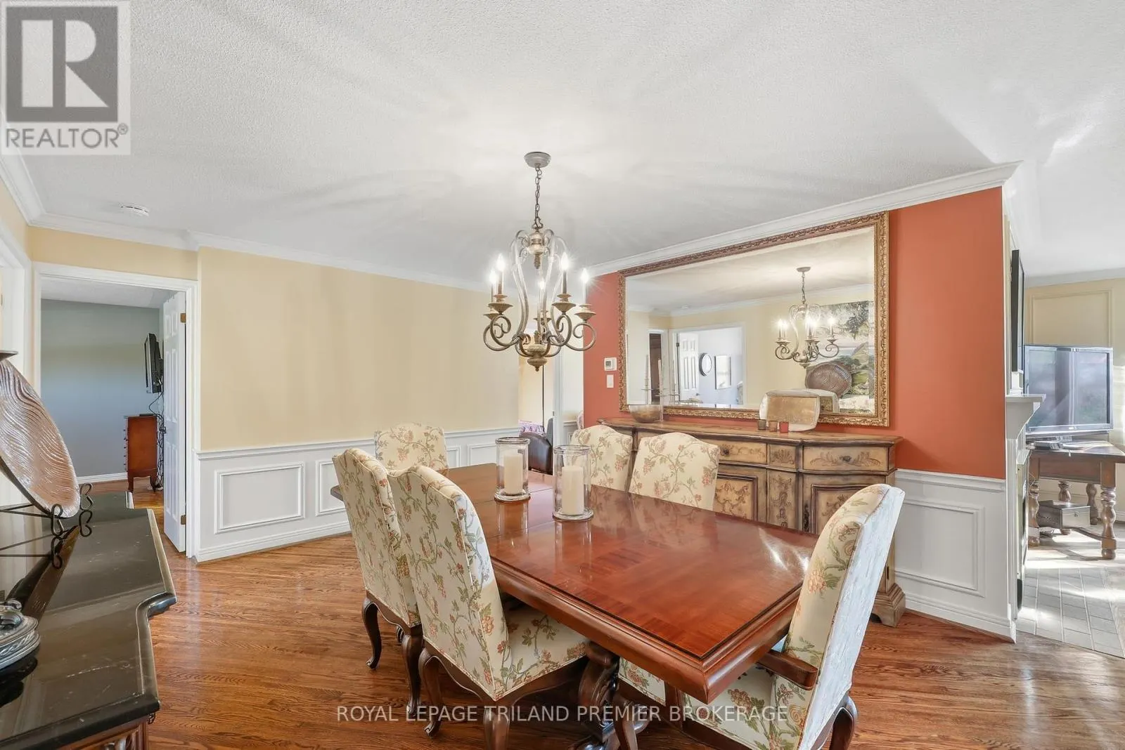 56 - 50 FIDDLERS GREEN ROAD, #56