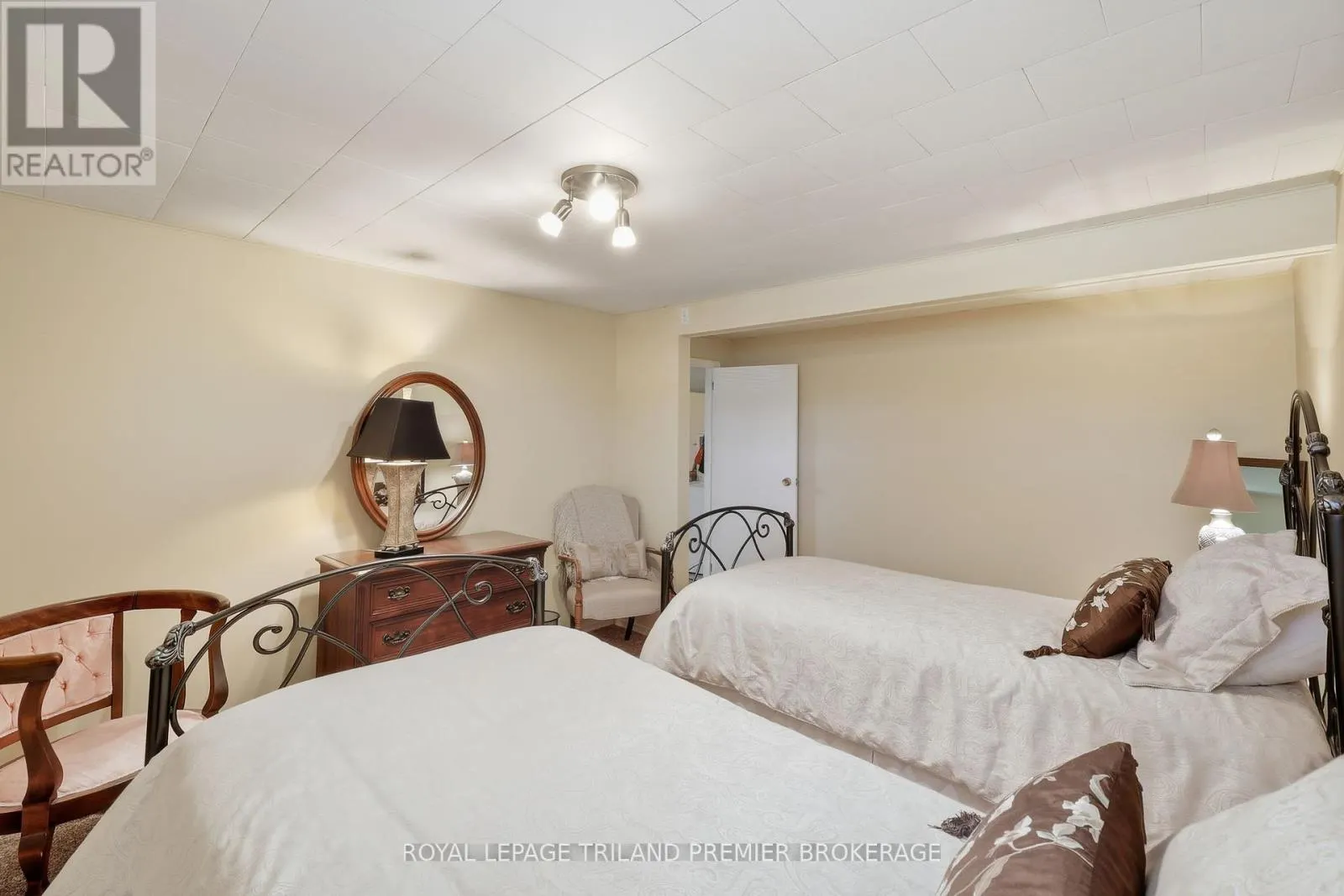 56 - 50 FIDDLERS GREEN ROAD, #56