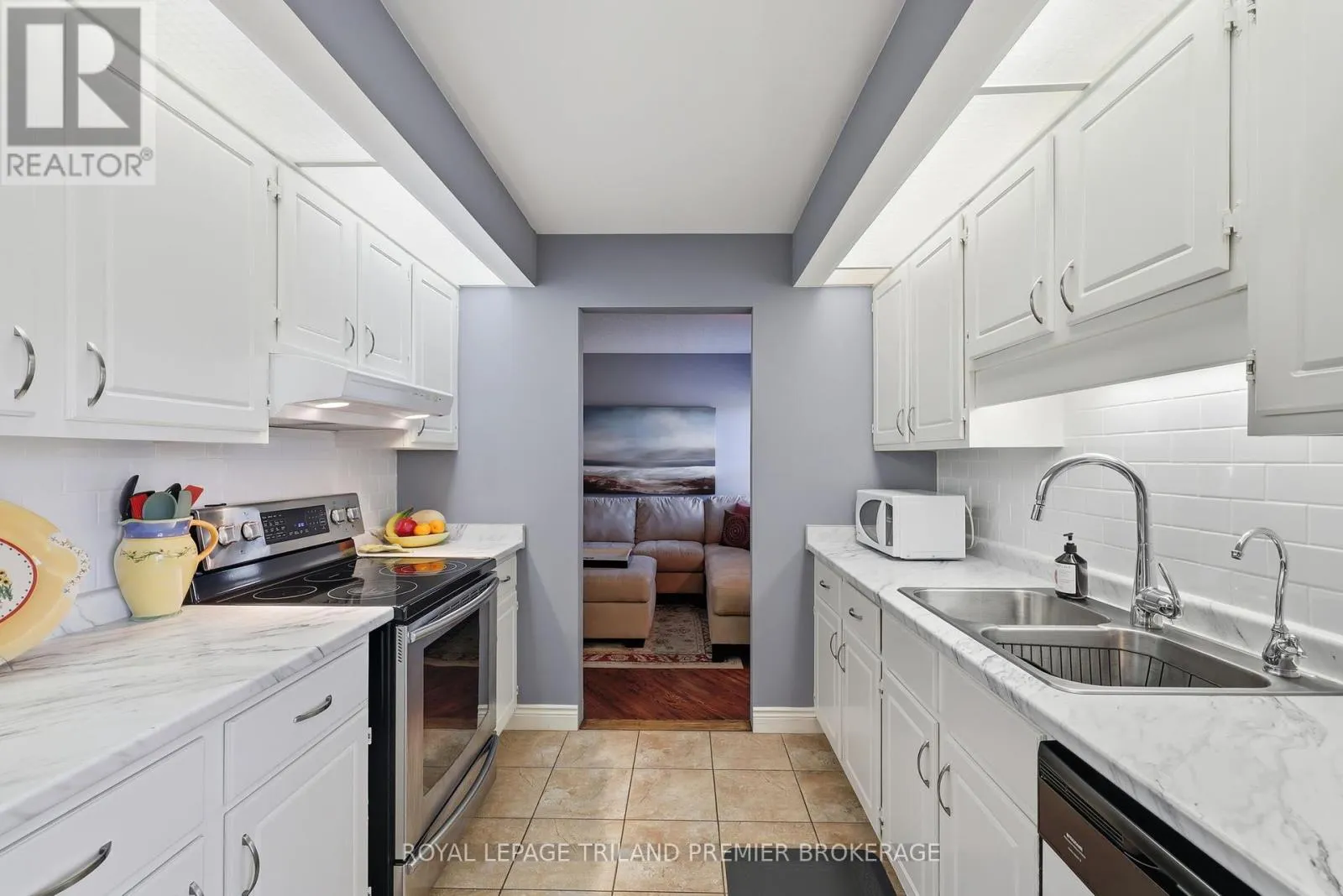 56 - 50 FIDDLERS GREEN ROAD, #56
