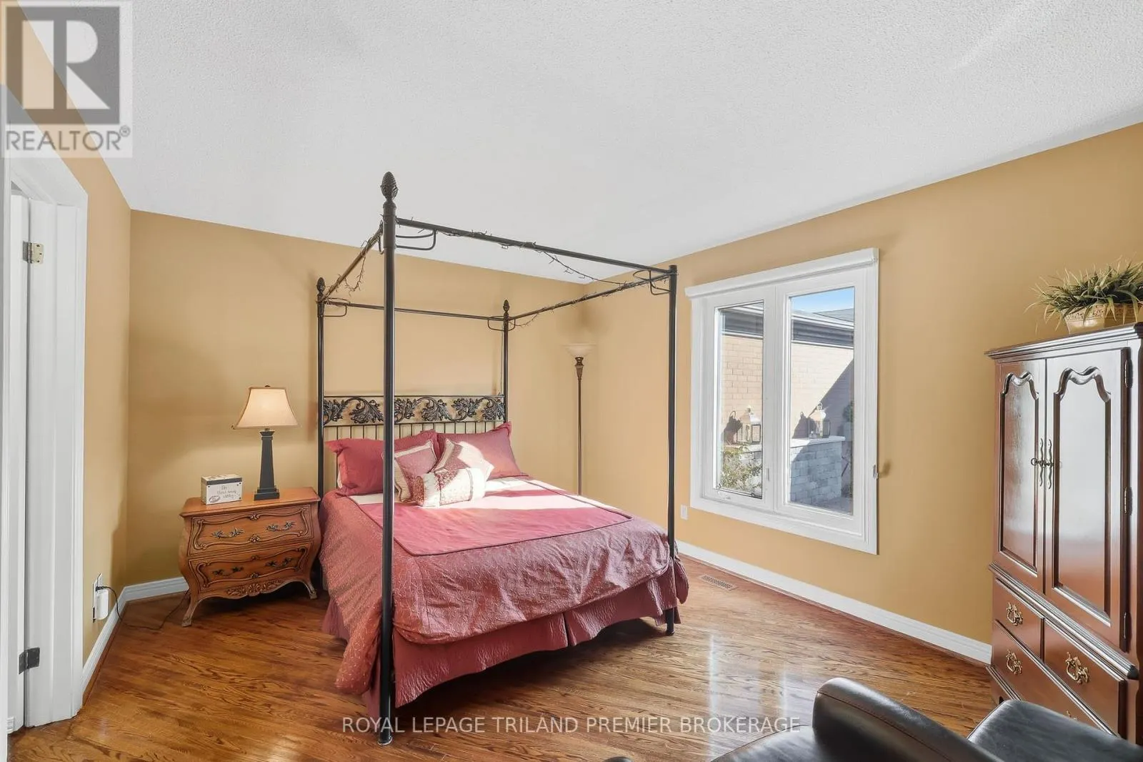 56 - 50 FIDDLERS GREEN ROAD, #56