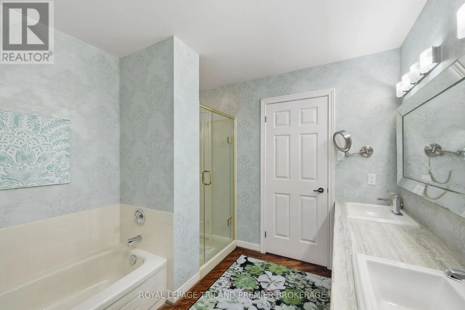56 - 50 FIDDLERS GREEN ROAD, #56