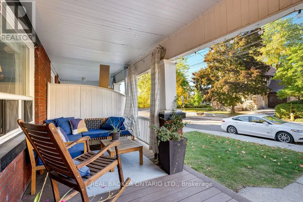 23 LAKEVIEW TERRACE