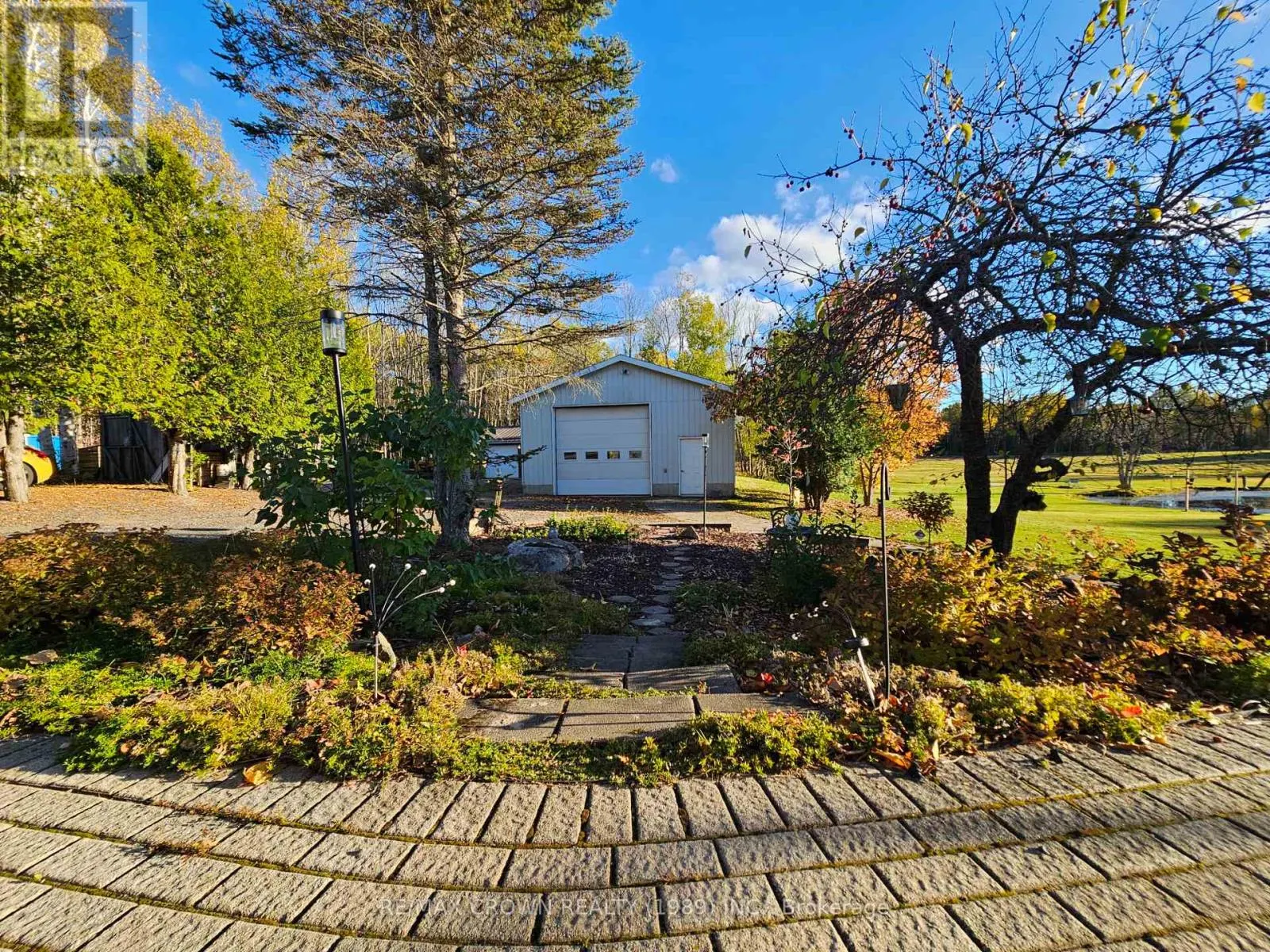 887 RIVERS ROAD