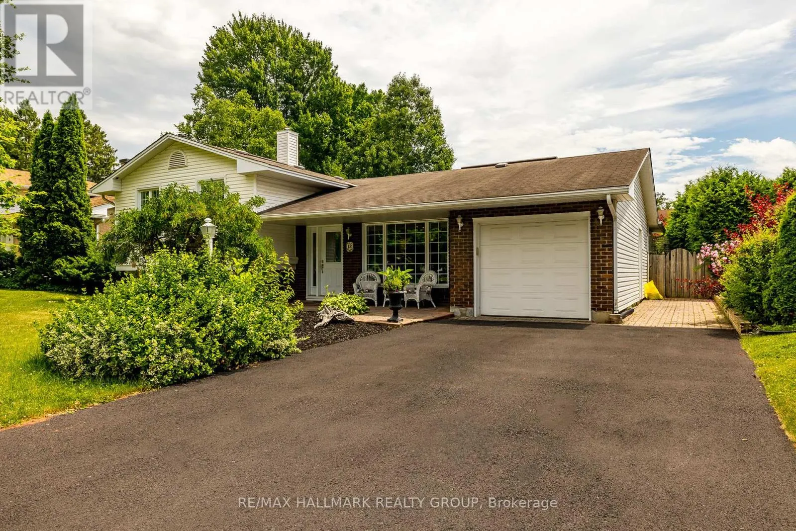 12 ANCONA CRESCENT
