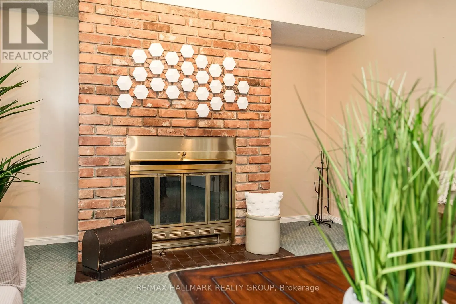 12 ANCONA CRESCENT