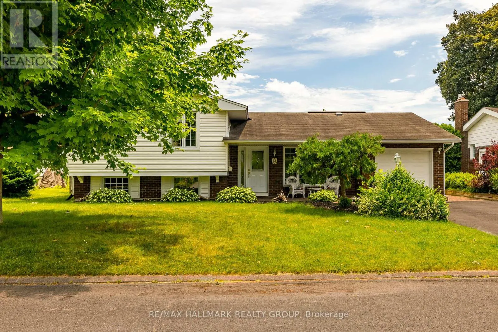 12 ANCONA CRESCENT
