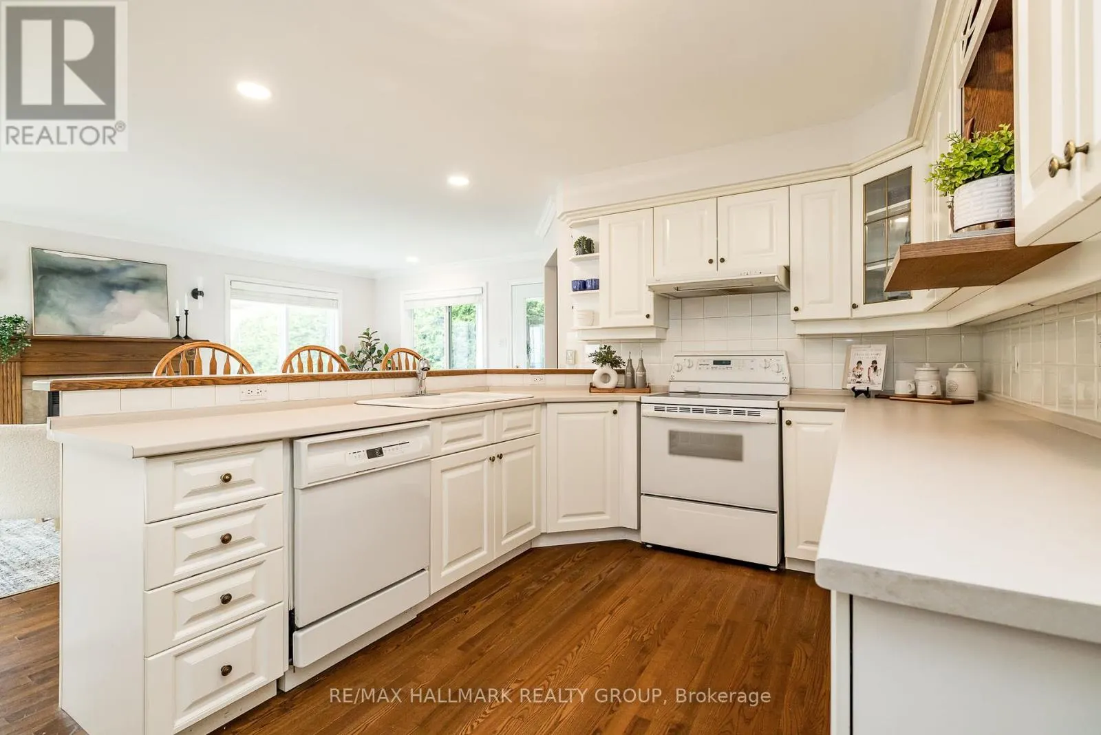 12 ANCONA CRESCENT