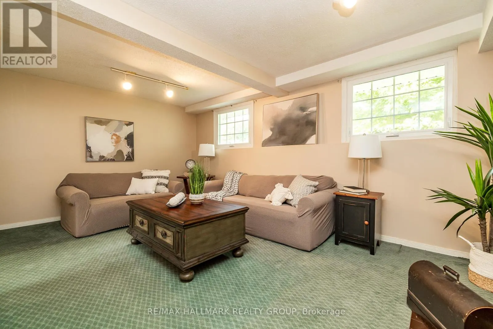 12 ANCONA CRESCENT