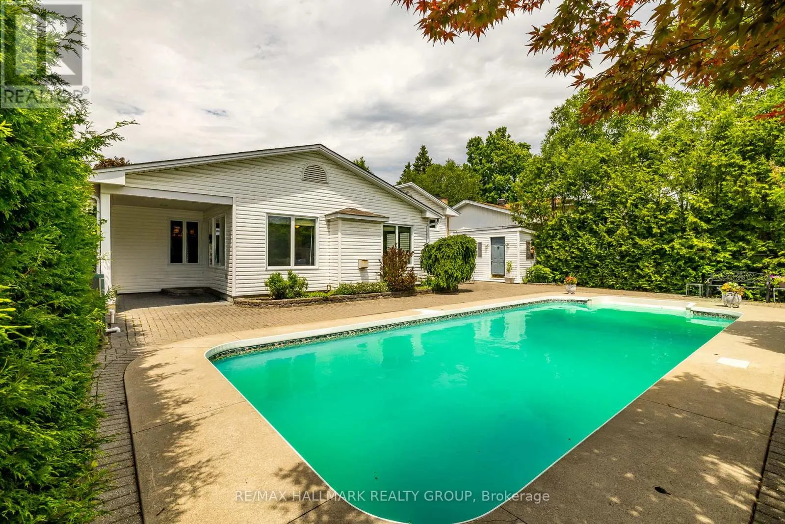 12 ANCONA CRESCENT