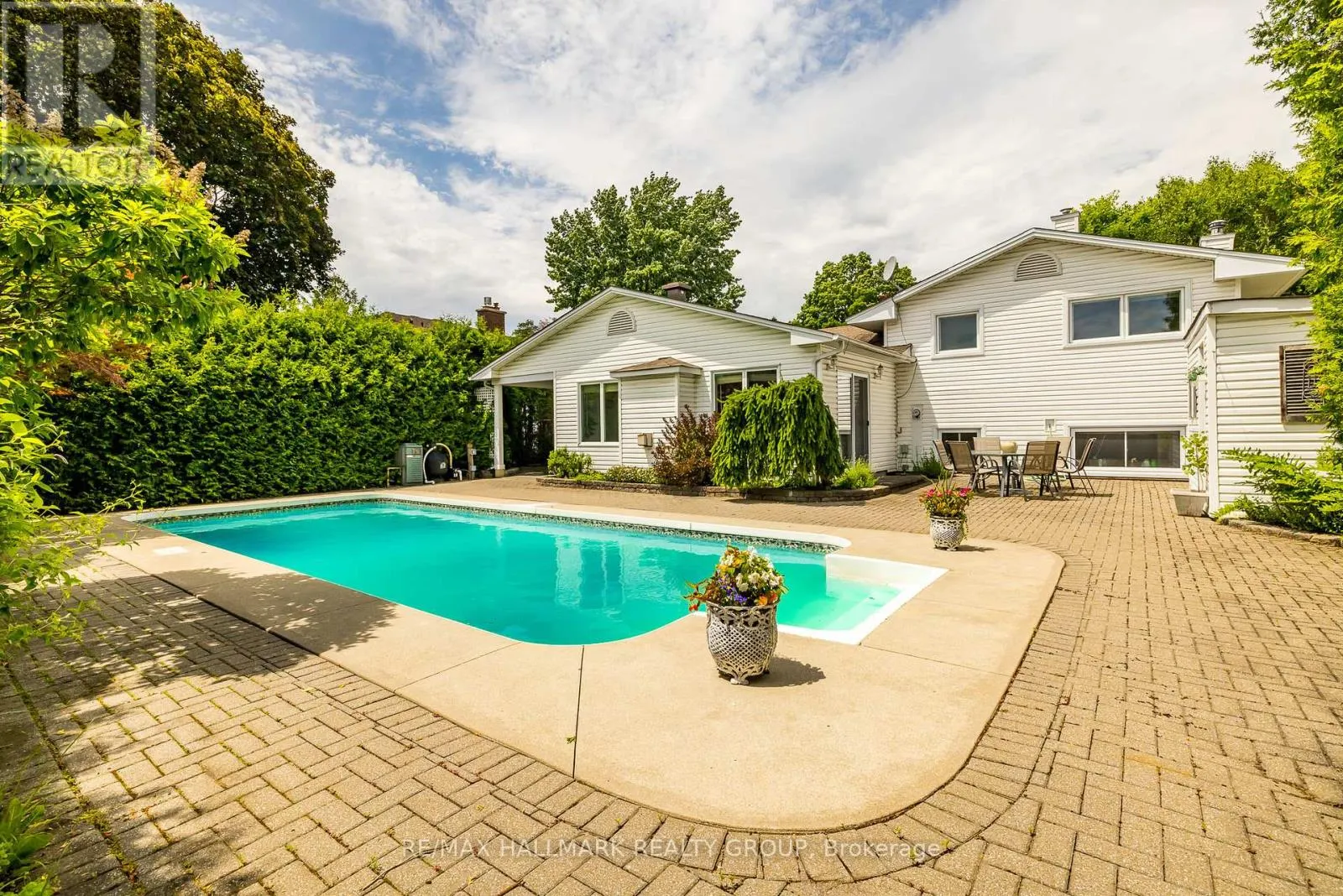 12 ANCONA CRESCENT