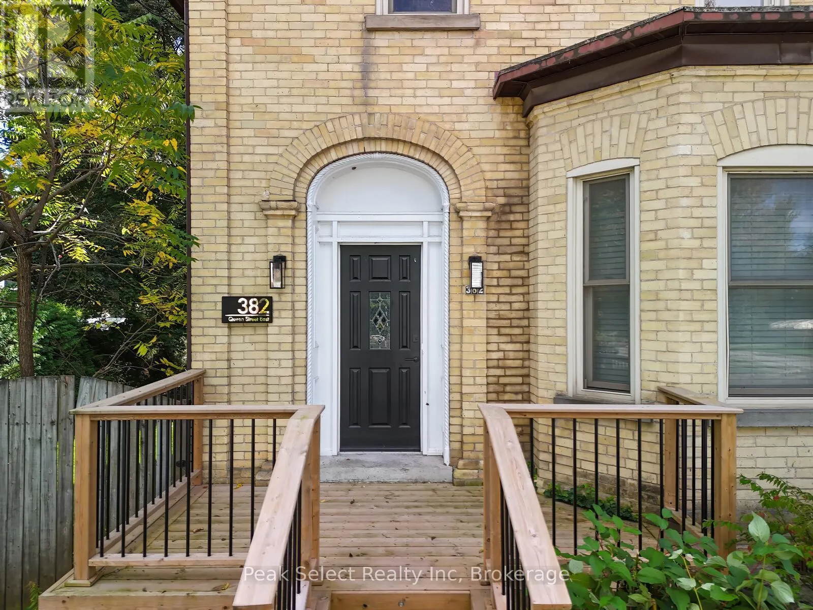 382 QUEEN STREET E