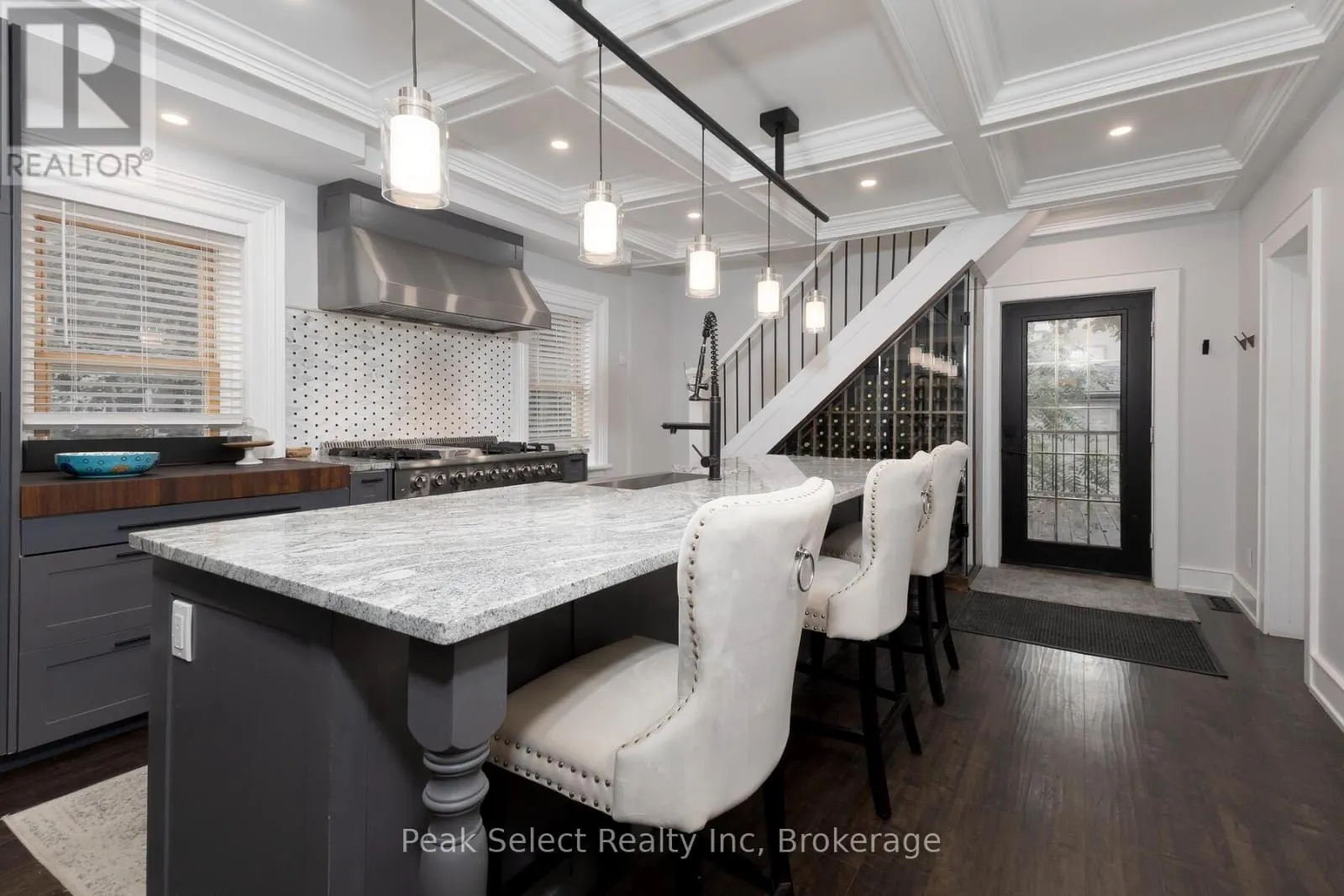 382 QUEEN STREET E