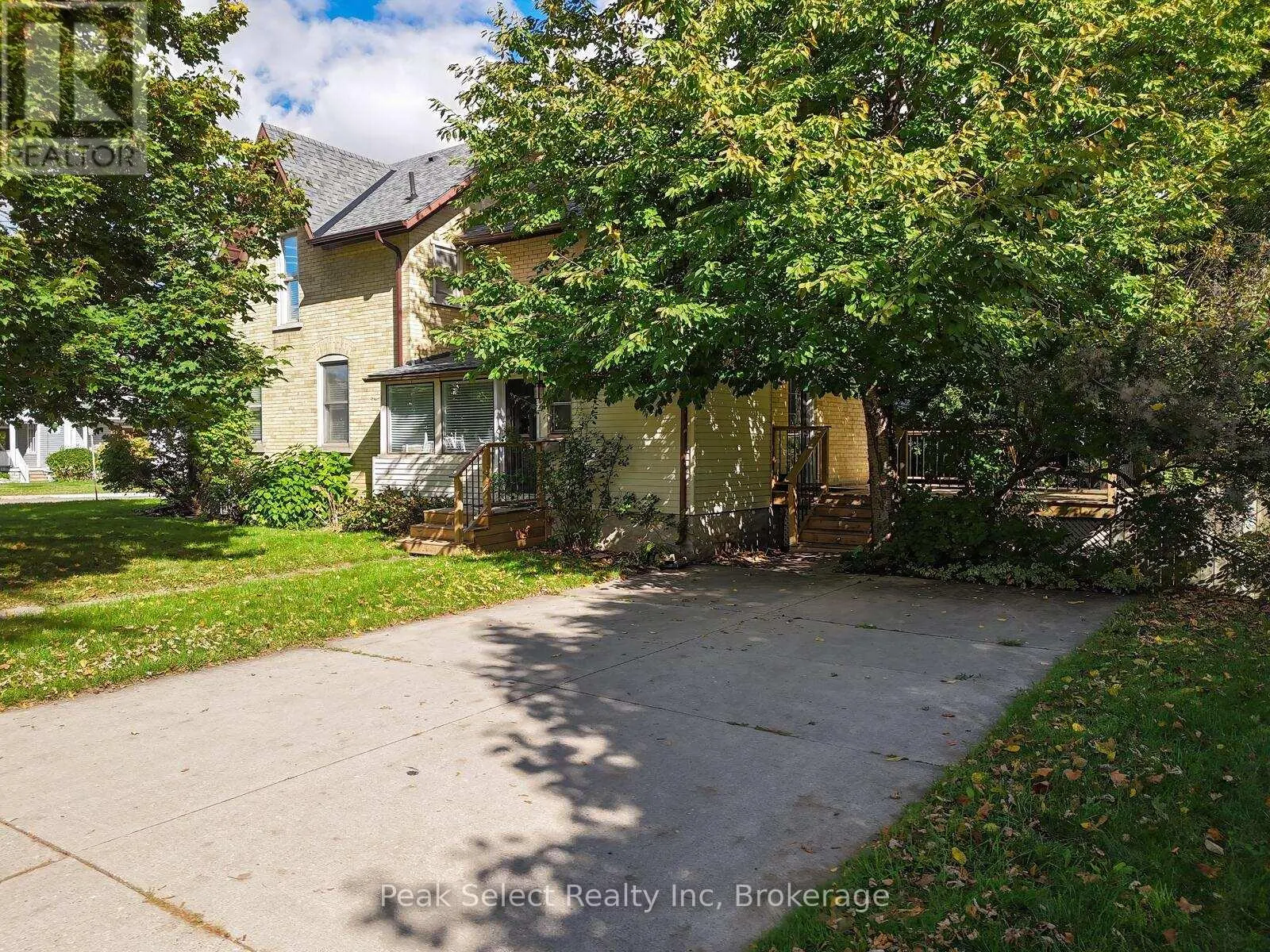 382 QUEEN STREET E