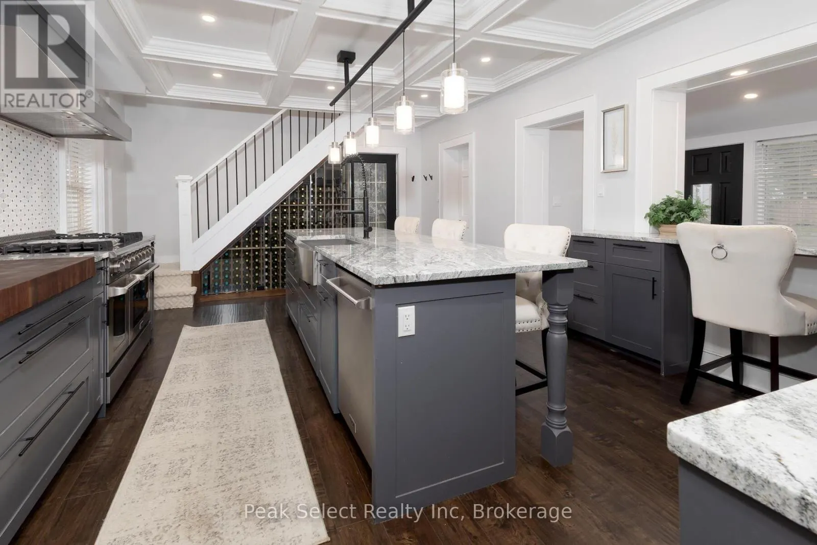 382 QUEEN STREET E