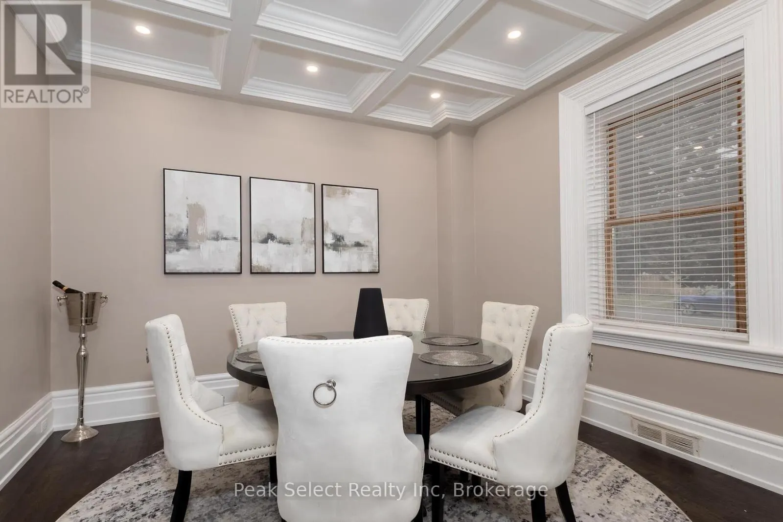 382 QUEEN STREET E