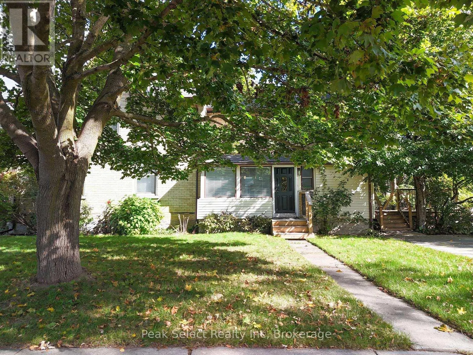 382 QUEEN STREET E