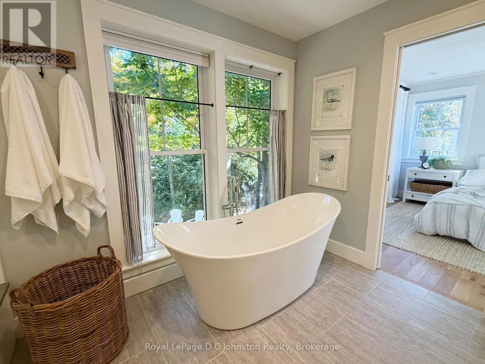 81 CEDAR BUSH DRIVE