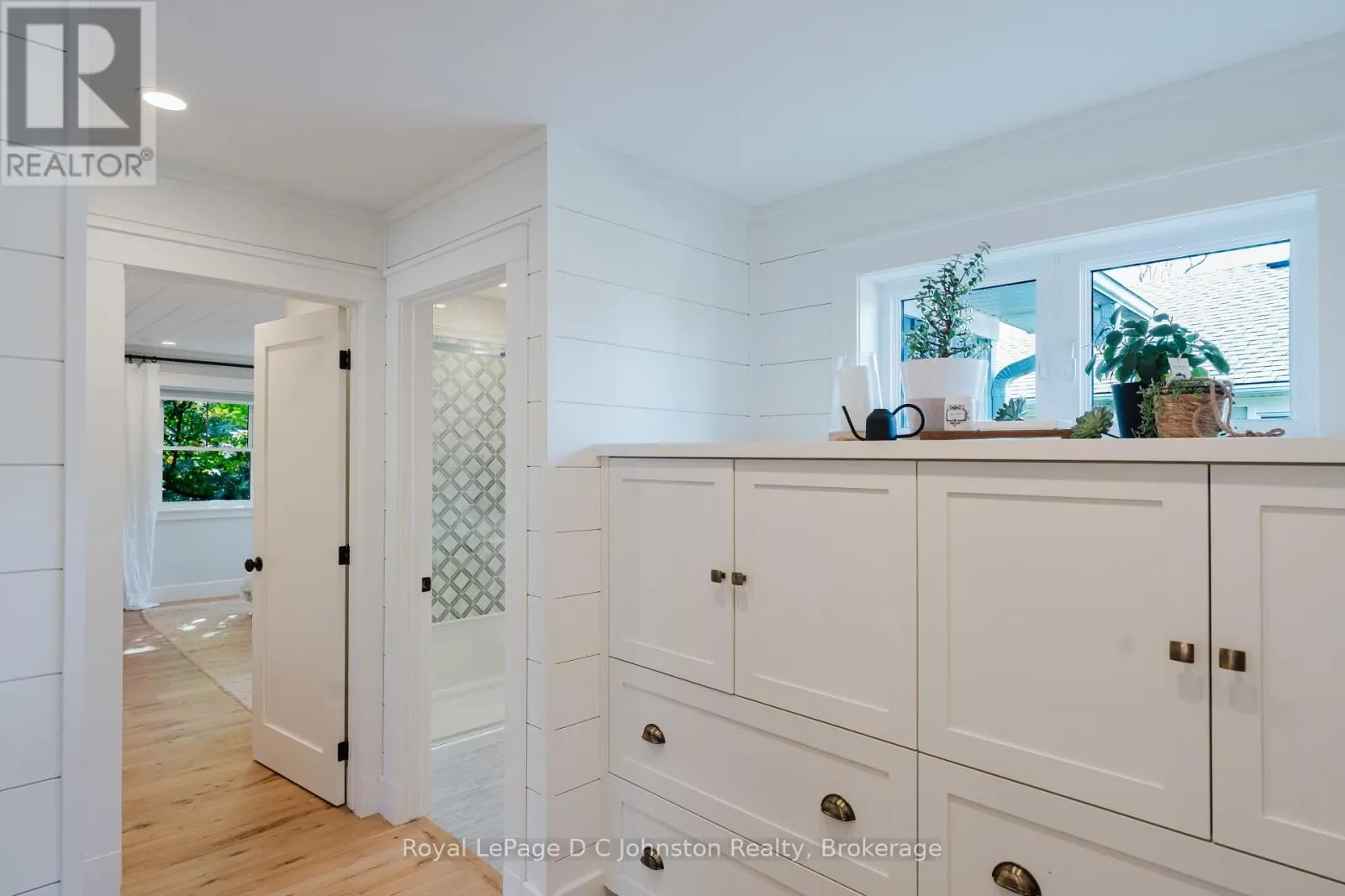 81 CEDAR BUSH DRIVE