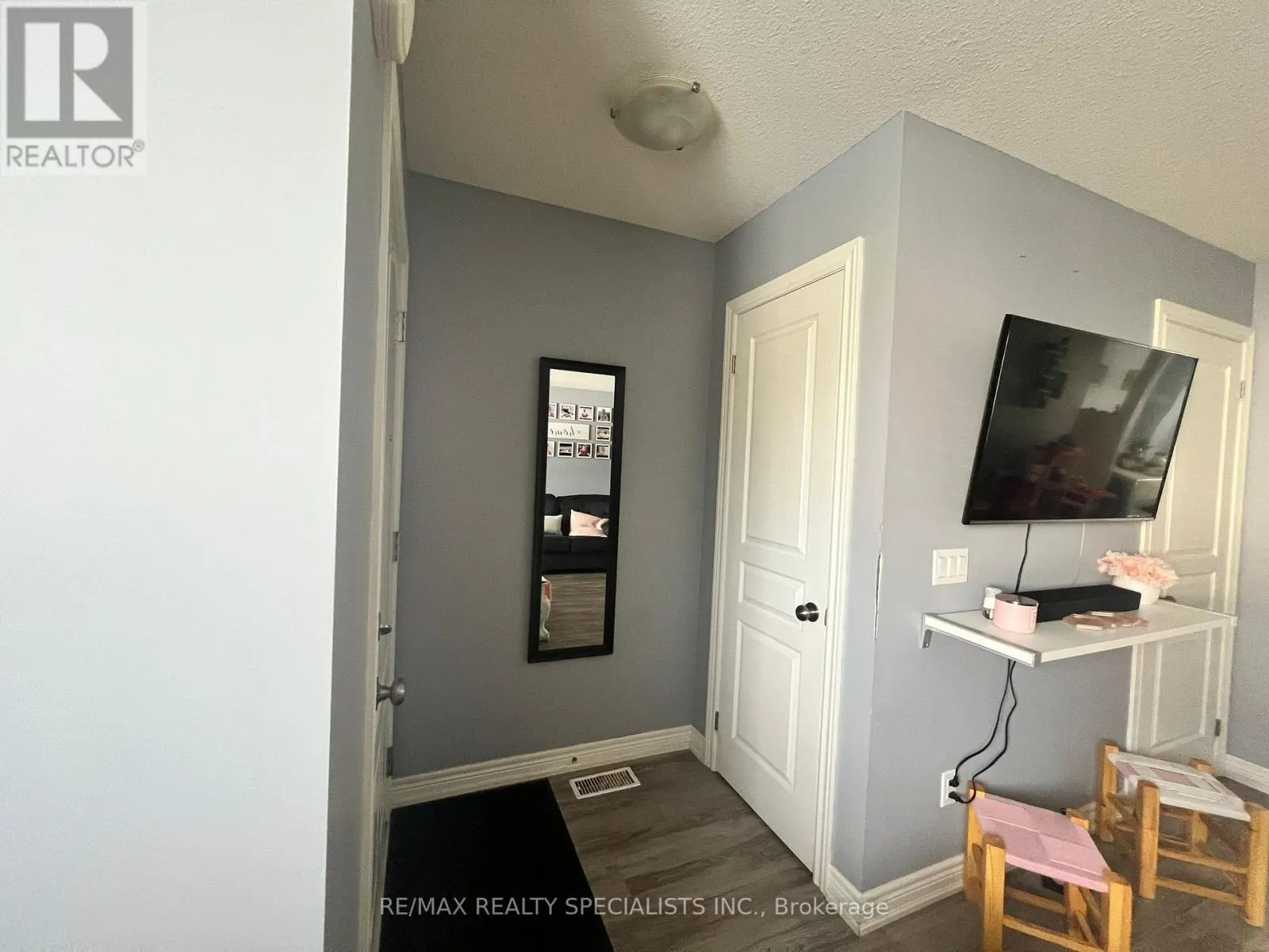 43 - 7768 ASCOT CIRCLE