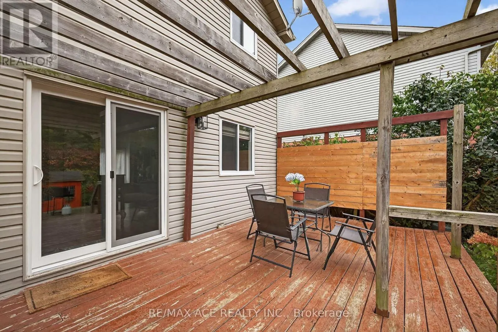 841 DEVERON CRESCENT