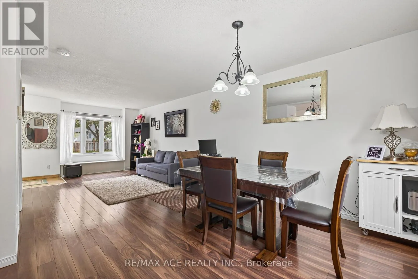 841 DEVERON CRESCENT
