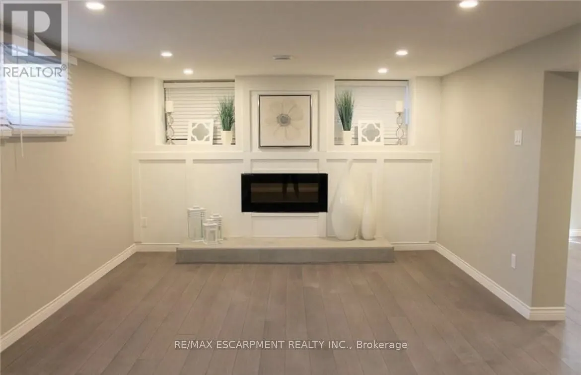 LOWER - 89 REGENT DRIVE
