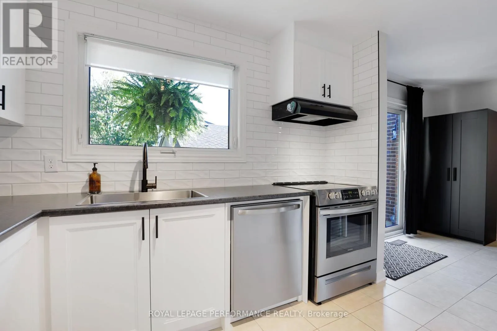 147 - 2111 MONTREAL ROAD