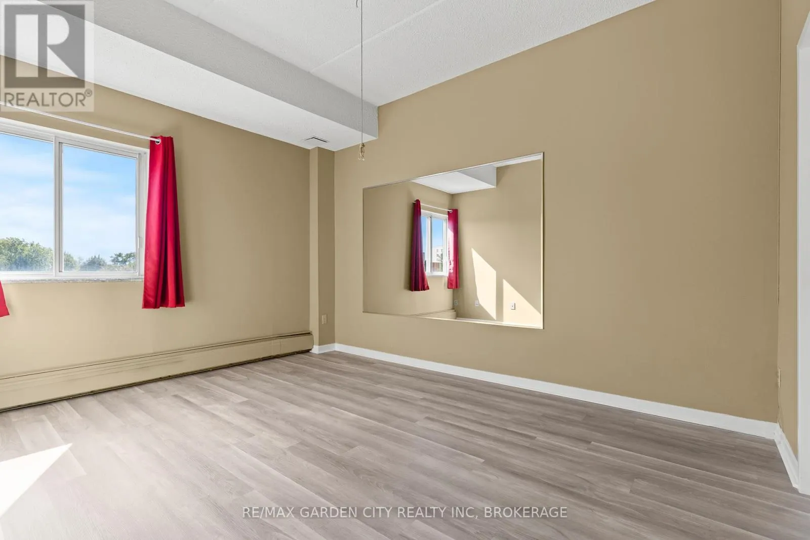 517 - 196 SCOTT STREET, #517