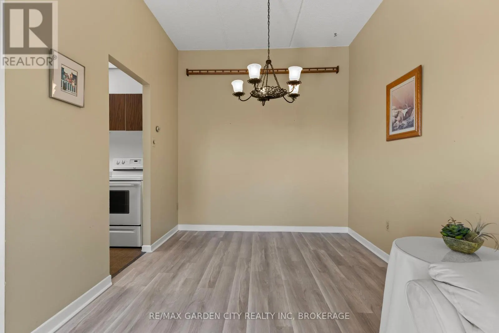 517 - 196 SCOTT STREET, #517