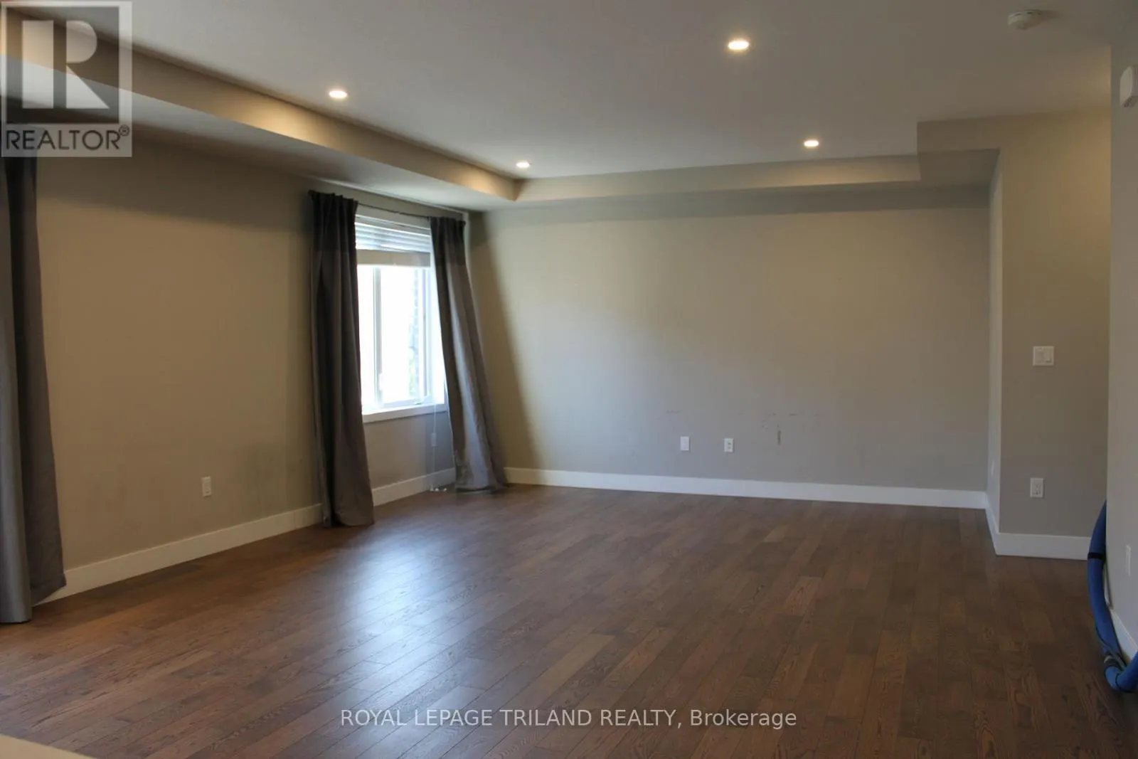 40 - 1960 DALMAGARRY ROAD, #40