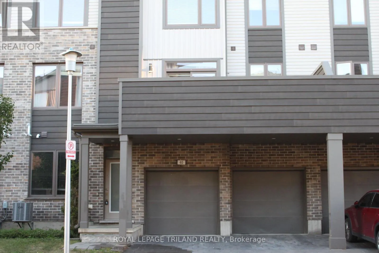 40 - 1960 DALMAGARRY ROAD, #40