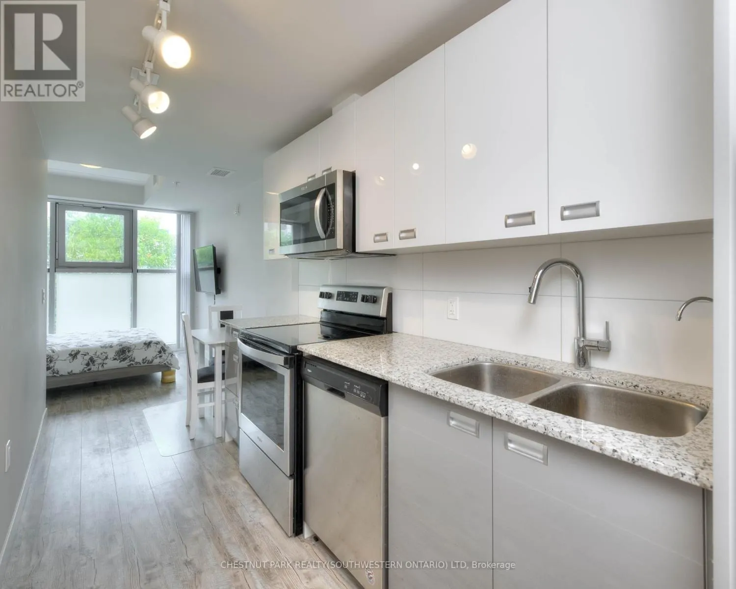415 - 257 HEMLOCK STREET