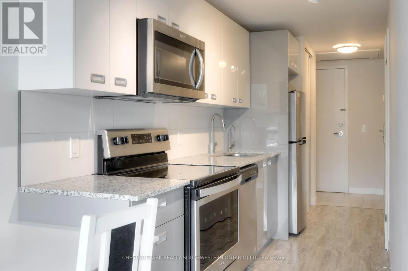 415 - 257 HEMLOCK STREET