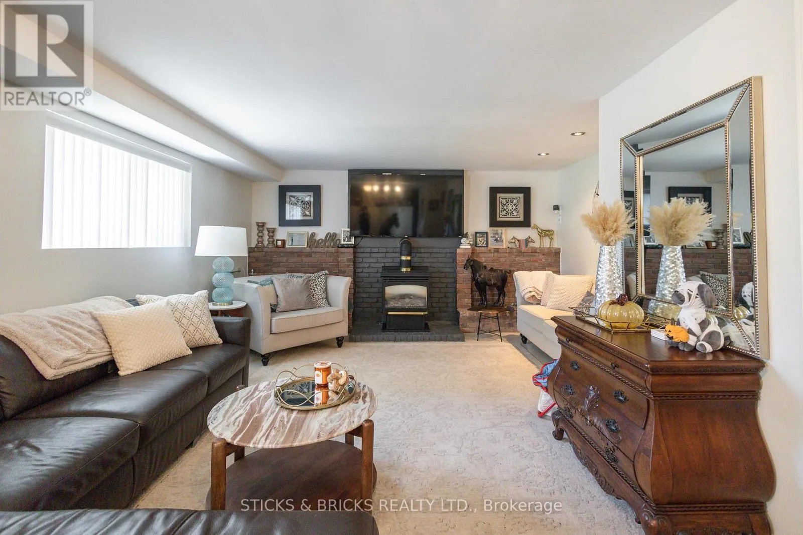 2530 DORCHESTER ROAD