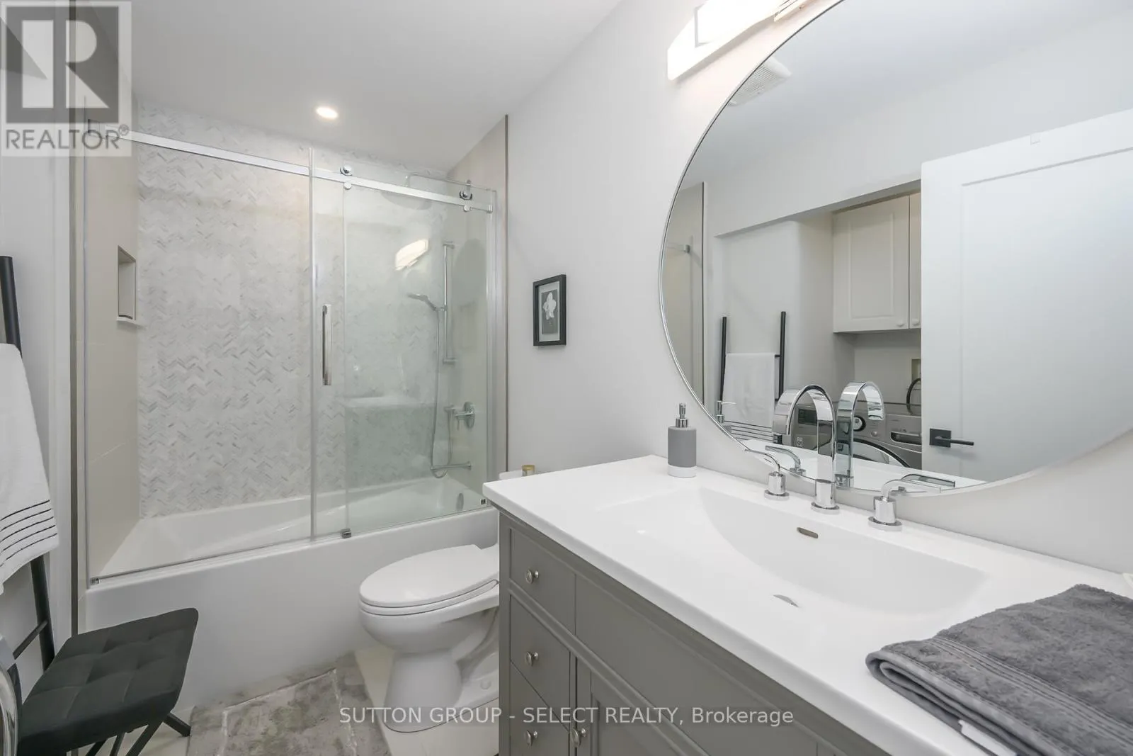 11 - 1337 COMMISSIONERS ROAD W, #11