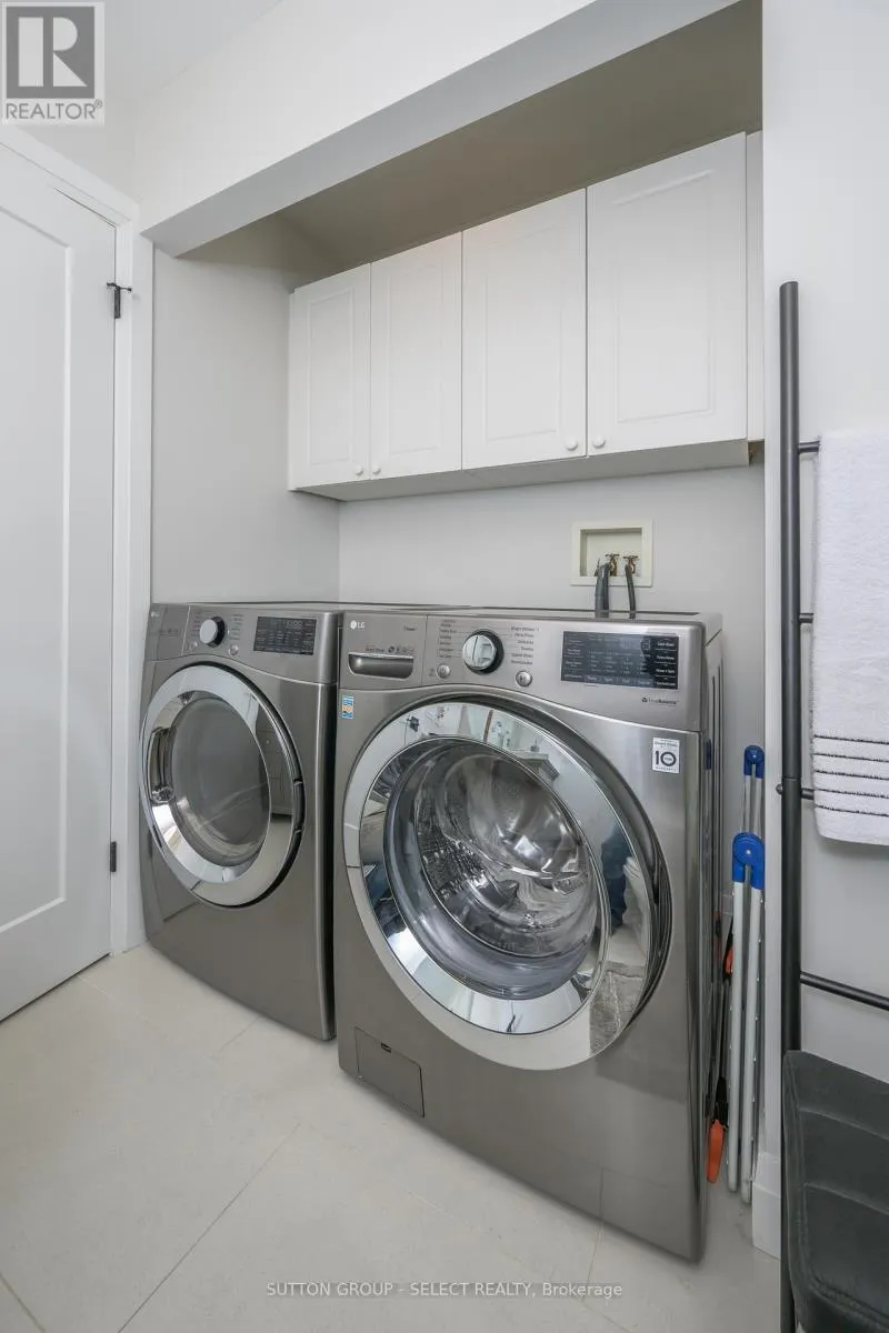 11 - 1337 COMMISSIONERS ROAD W, #11