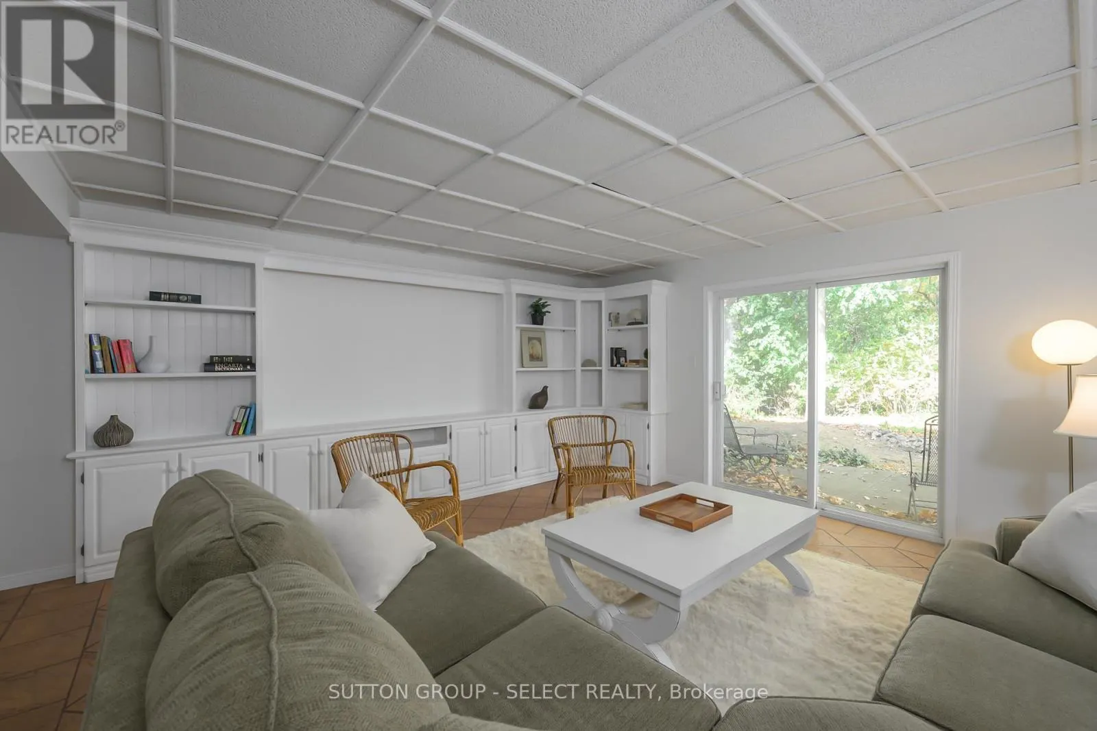11 - 1337 COMMISSIONERS ROAD W, #11
