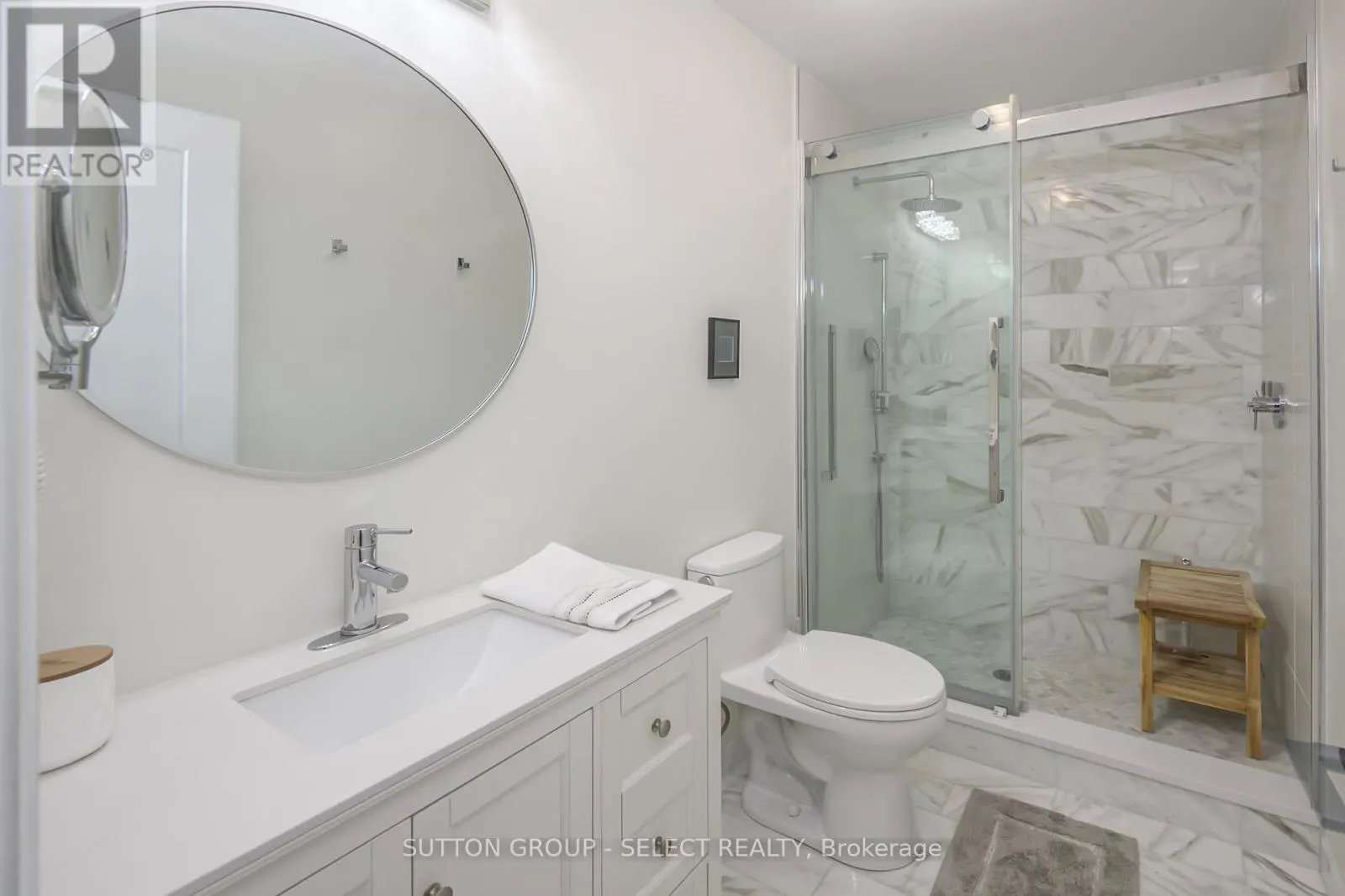 11 - 1337 COMMISSIONERS ROAD W, #11