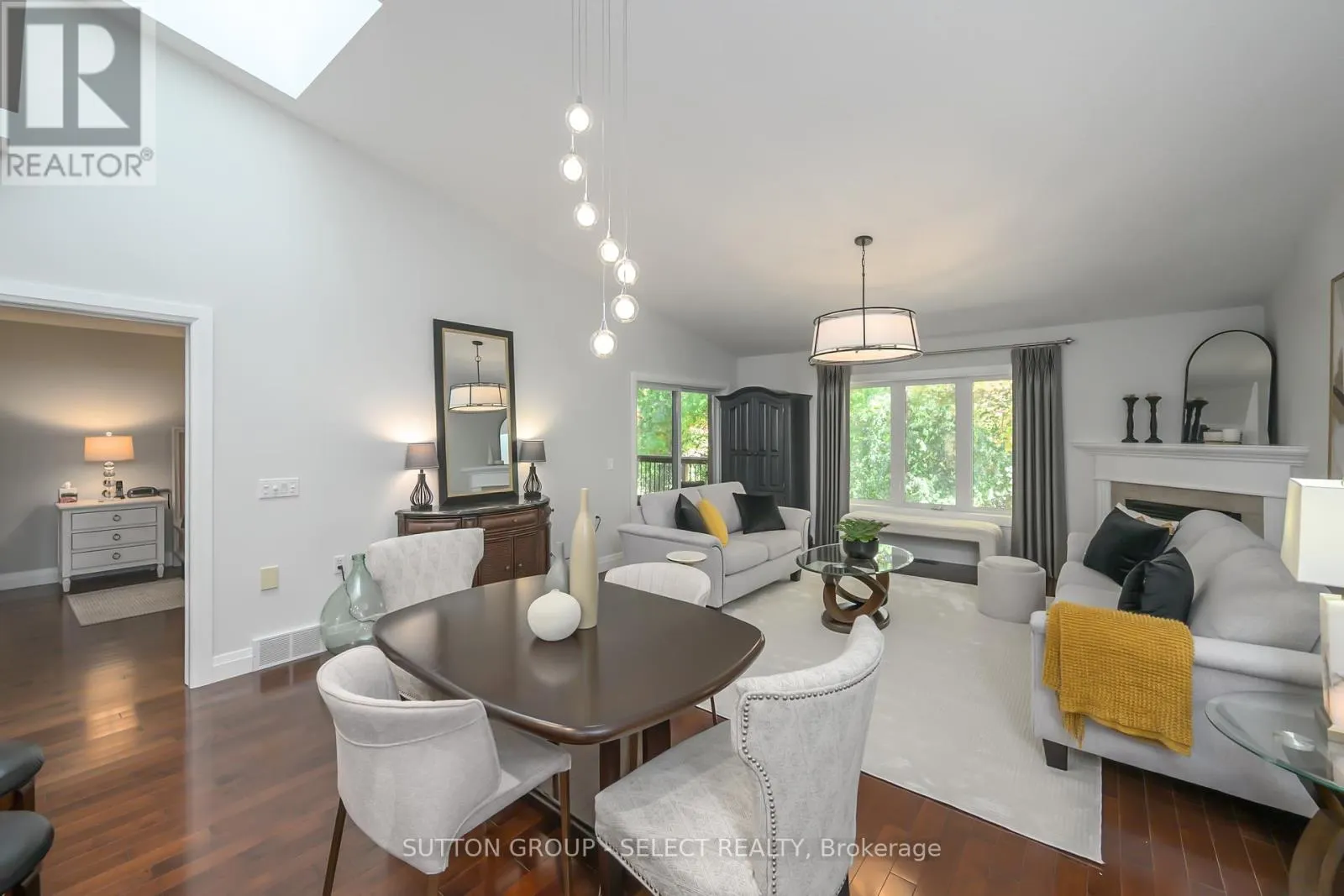 11 - 1337 COMMISSIONERS ROAD W, #11