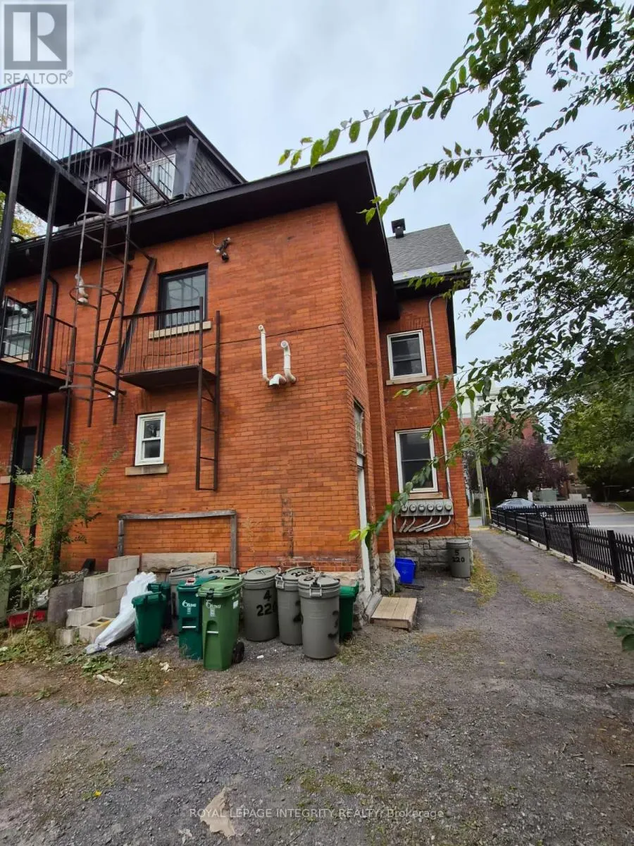 220 ARGYLE AVENUE