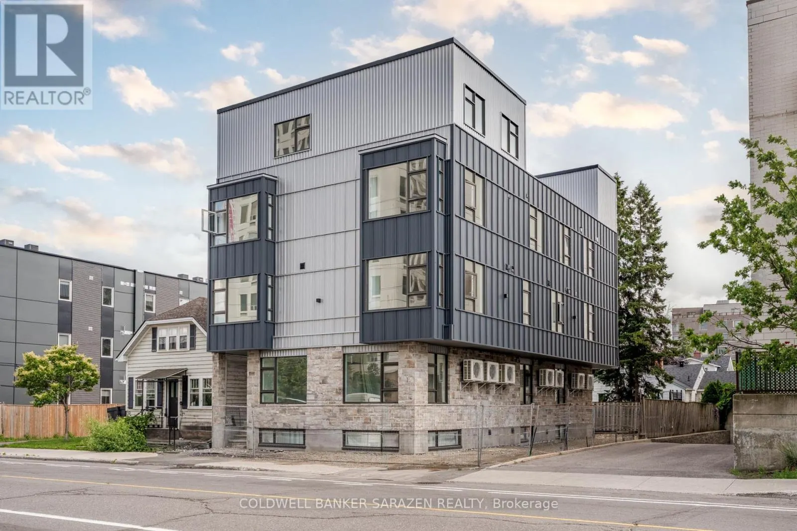 002 - 10 MCARTHUR AVENUE