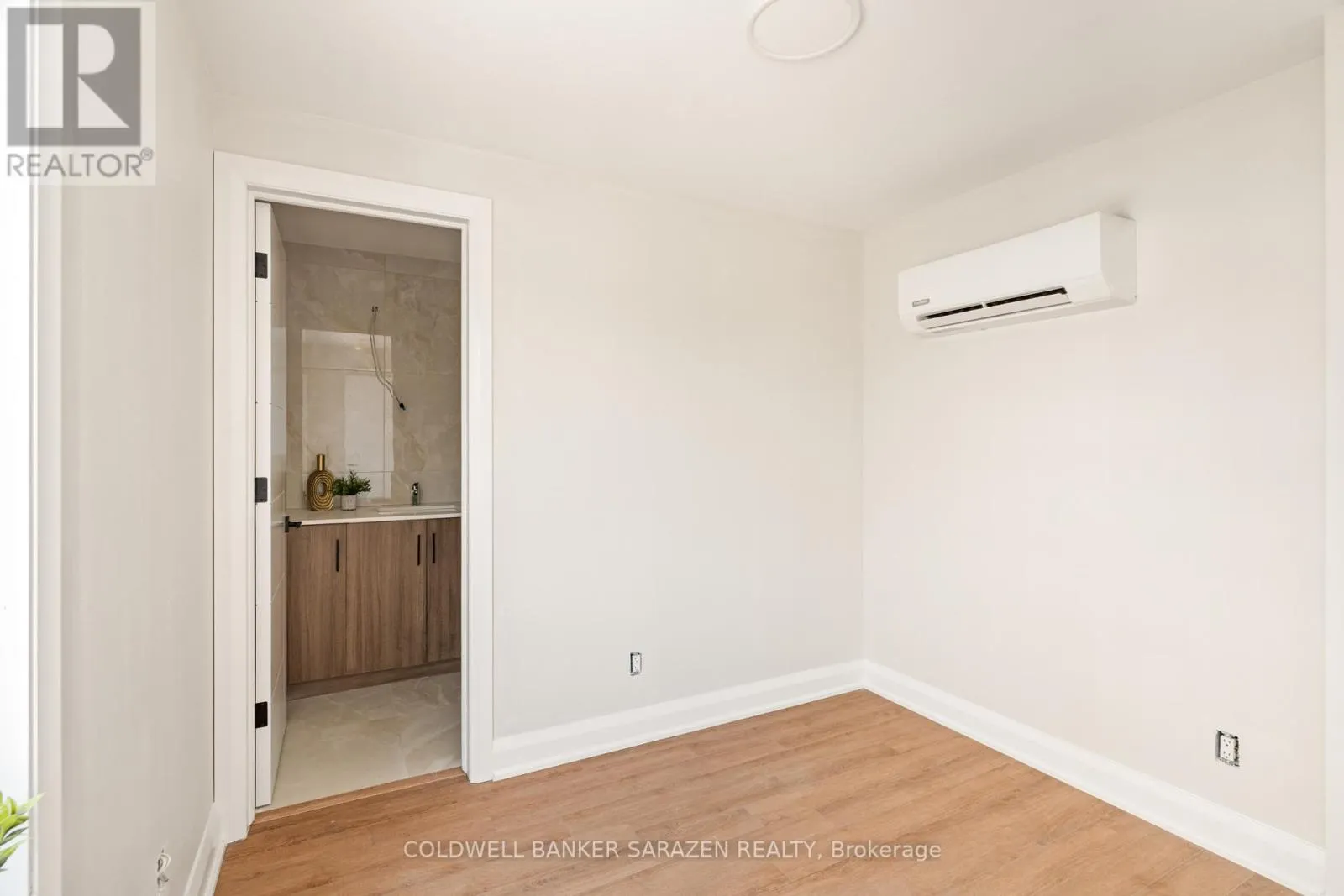 002 - 10 MCARTHUR AVENUE